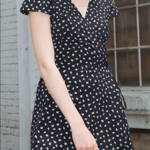 Brandy melville wrap dress ( one size)